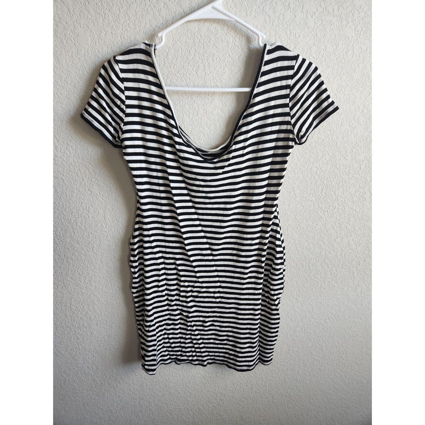 Popular Basics Womens Sz L Ribbed Mini Dress Wide Shoulder Black White Striped Y