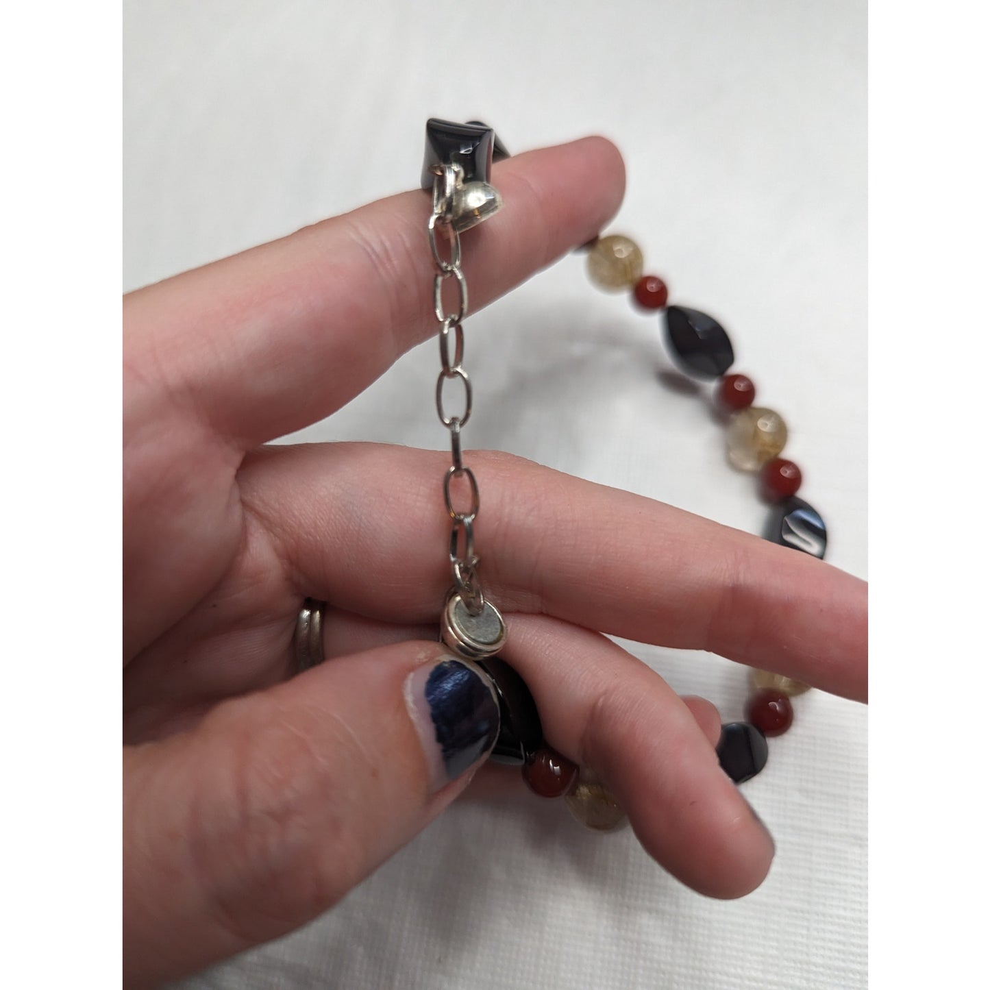 Vintage 1990s Magnetic Glass Beaded Single Strand Bracelet Black Red