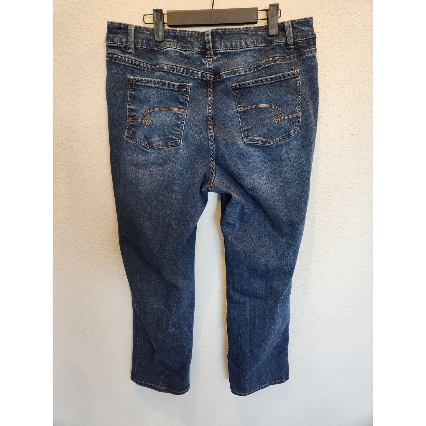 Time and Tru Womens Sz 16 Straight Leg Blue Jeans Medium Wash