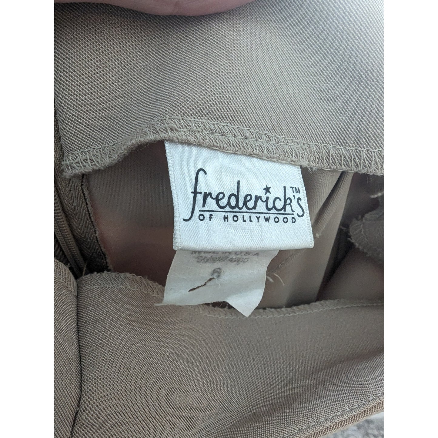 Fredericks of Hollywood Womens Sz 6 Pull On Straight Leg Dress Pants Beige