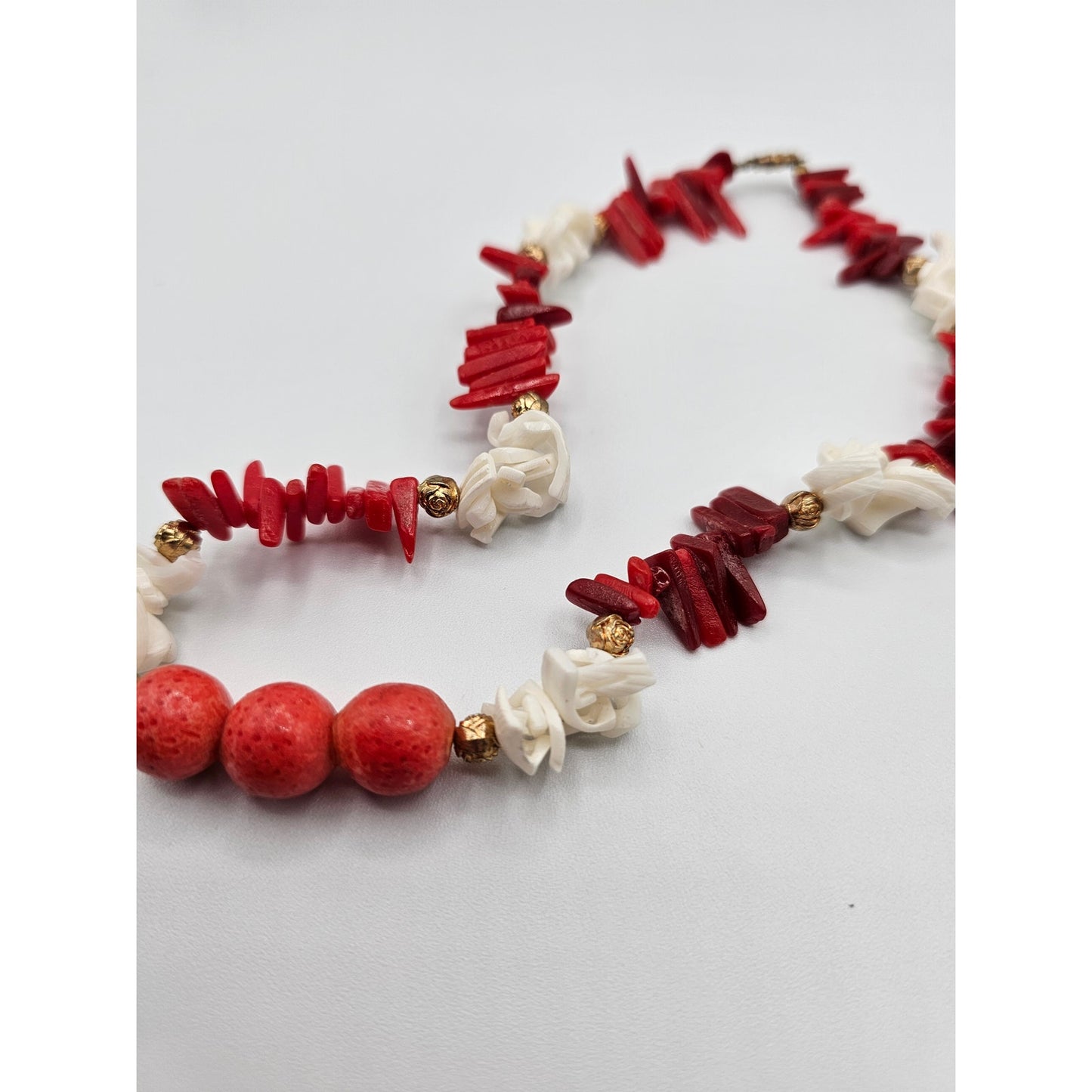 Vintage Y2K Single Strand Necklace Red Cream Chunky Boho Beads