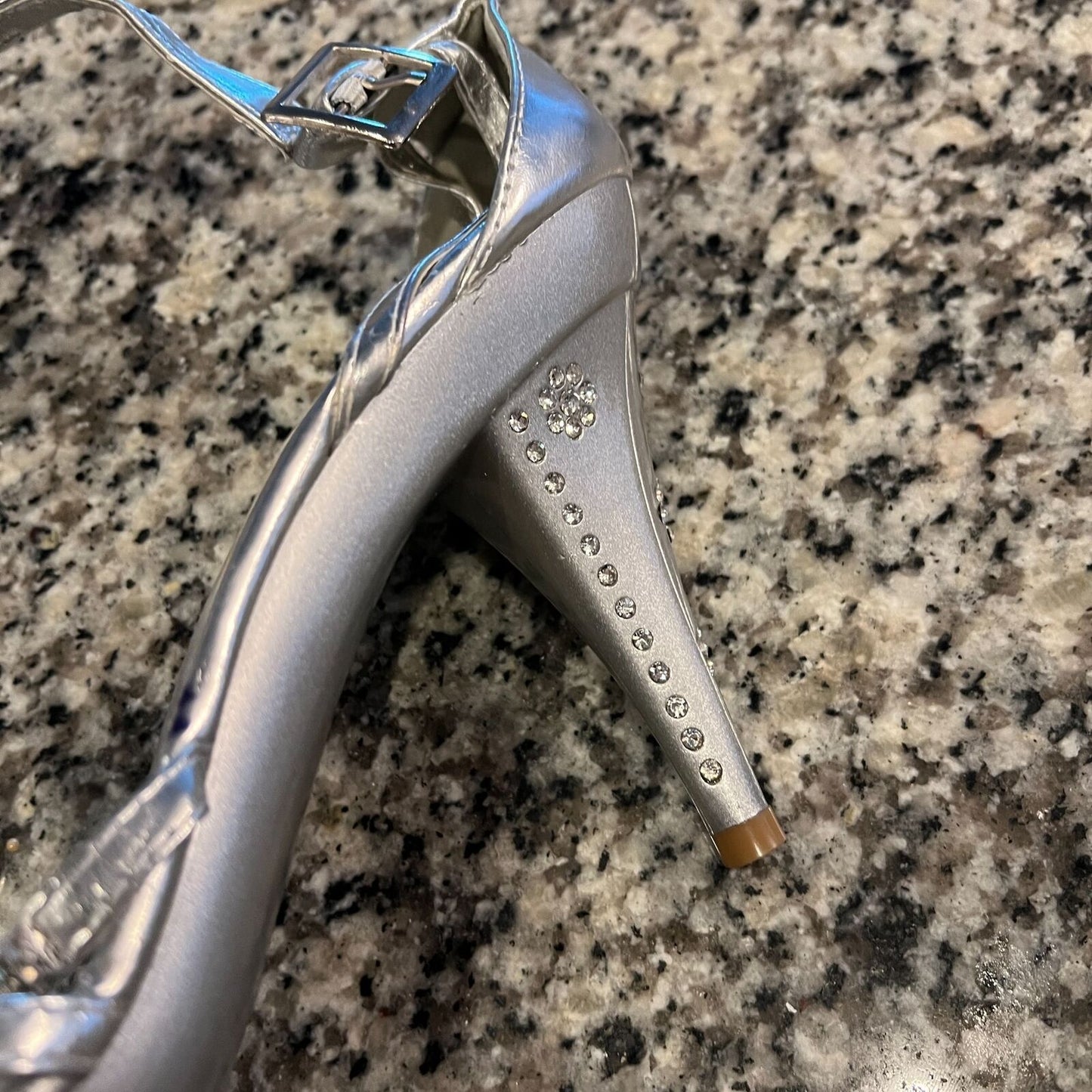 Delicacy Womens Sz 10 Silver and Rhinestone Strappy High Heels Y2K