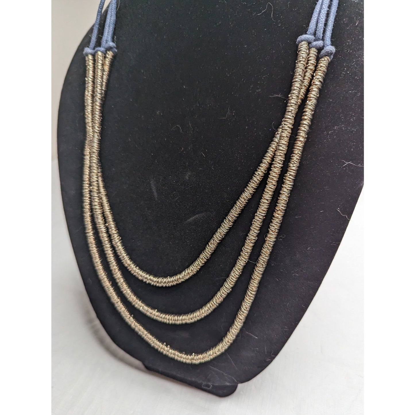 Vintage 1990s Womens 3 Strand Statement Necklace Gold Rope Wrapped Blue Knotted