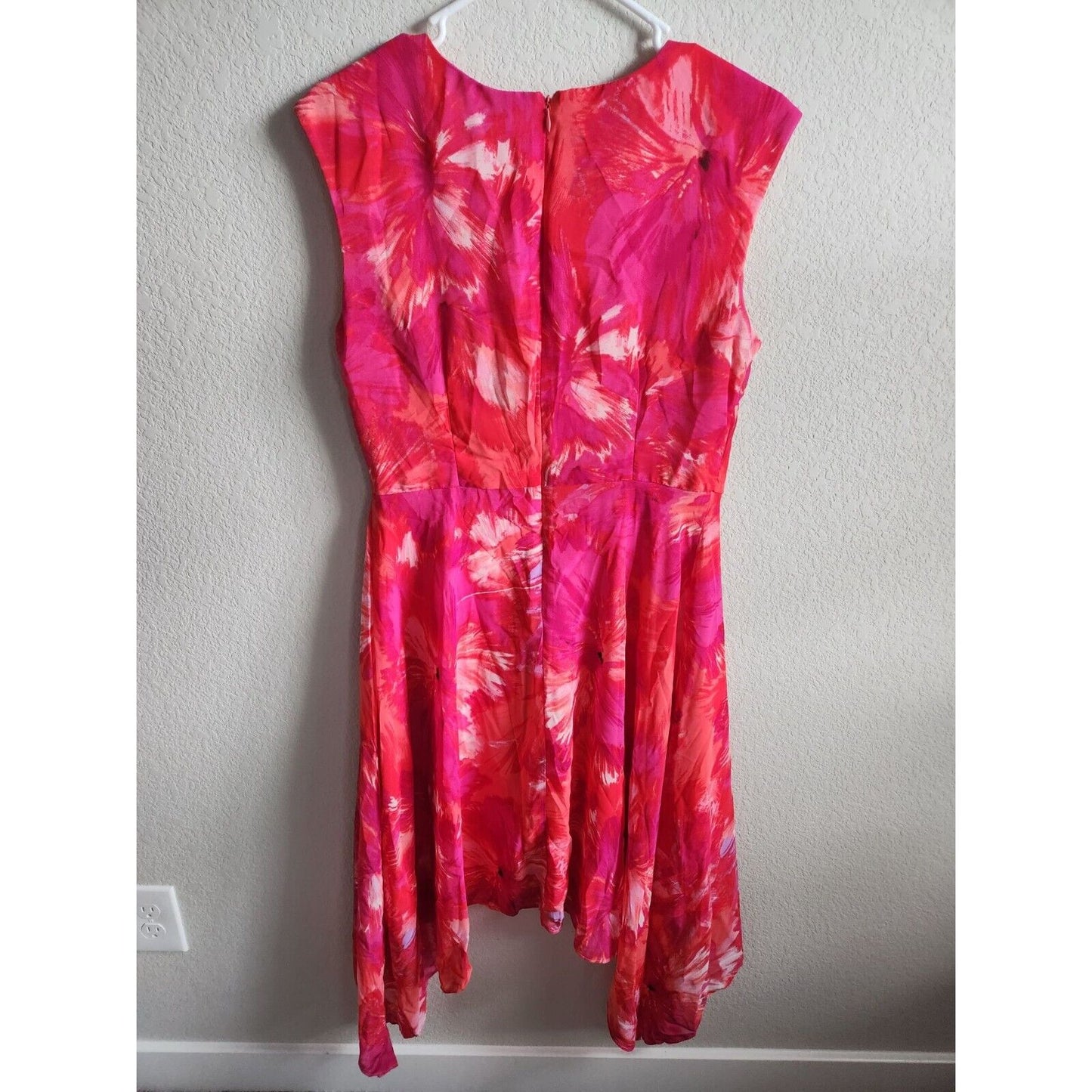 Sandra Darren Womens Sz 10 Pink Knee Length Floral Dress Handkerchief Hem