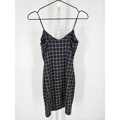 Rue 21 Womens Sz XS Knee Length Fitted Dress Black White Windowpane Plaid