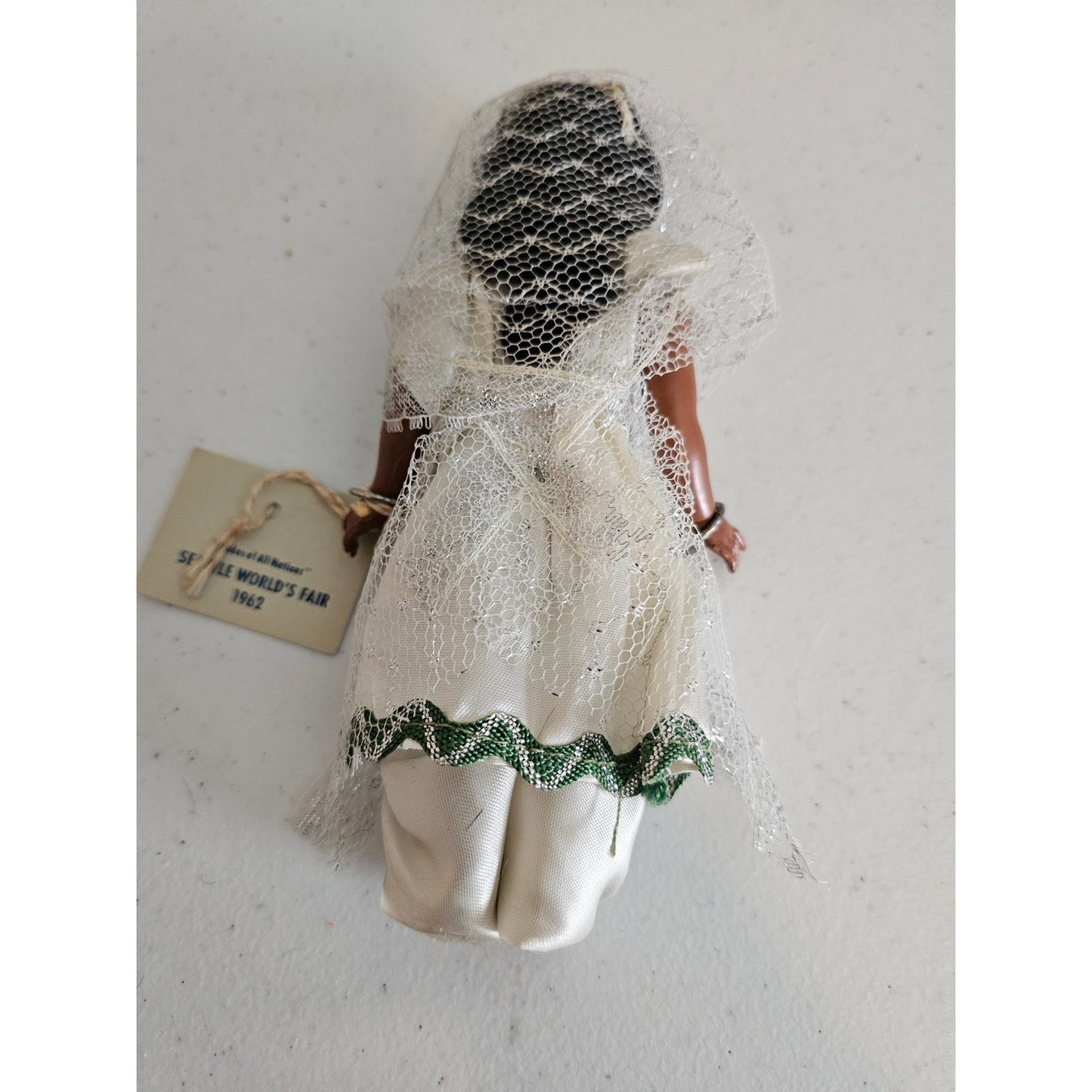 Vintage 1962 Worlds Fair Plastic Blinky Eye Doll In White Dress