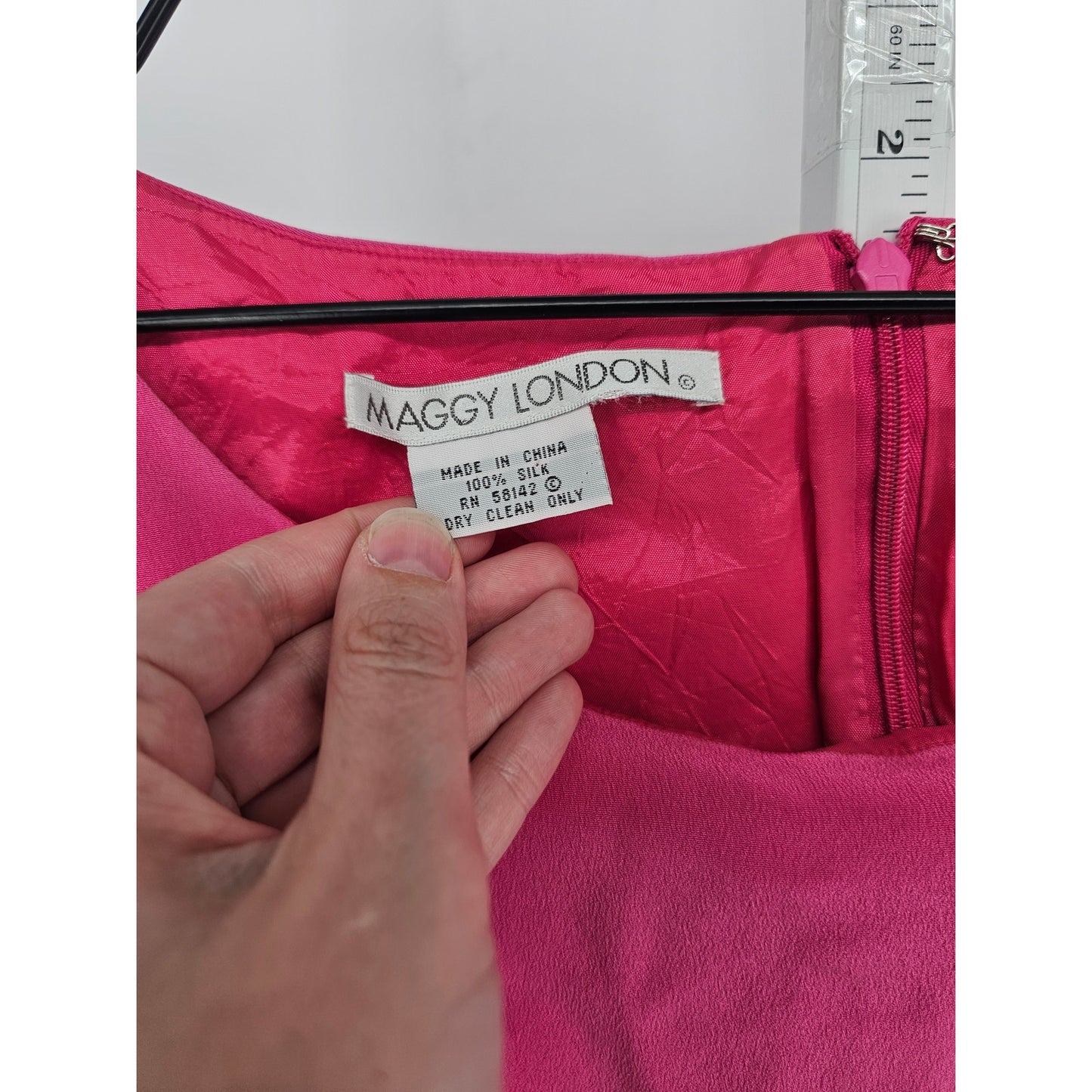 Maggy London Womens Sz 10 Knee Length 100% Silk Dress Pink Cap Sleeve