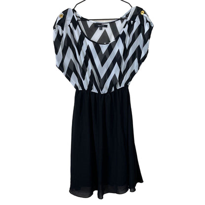 New Look Womens Sz M Black and White Knee Length Dress Chevron