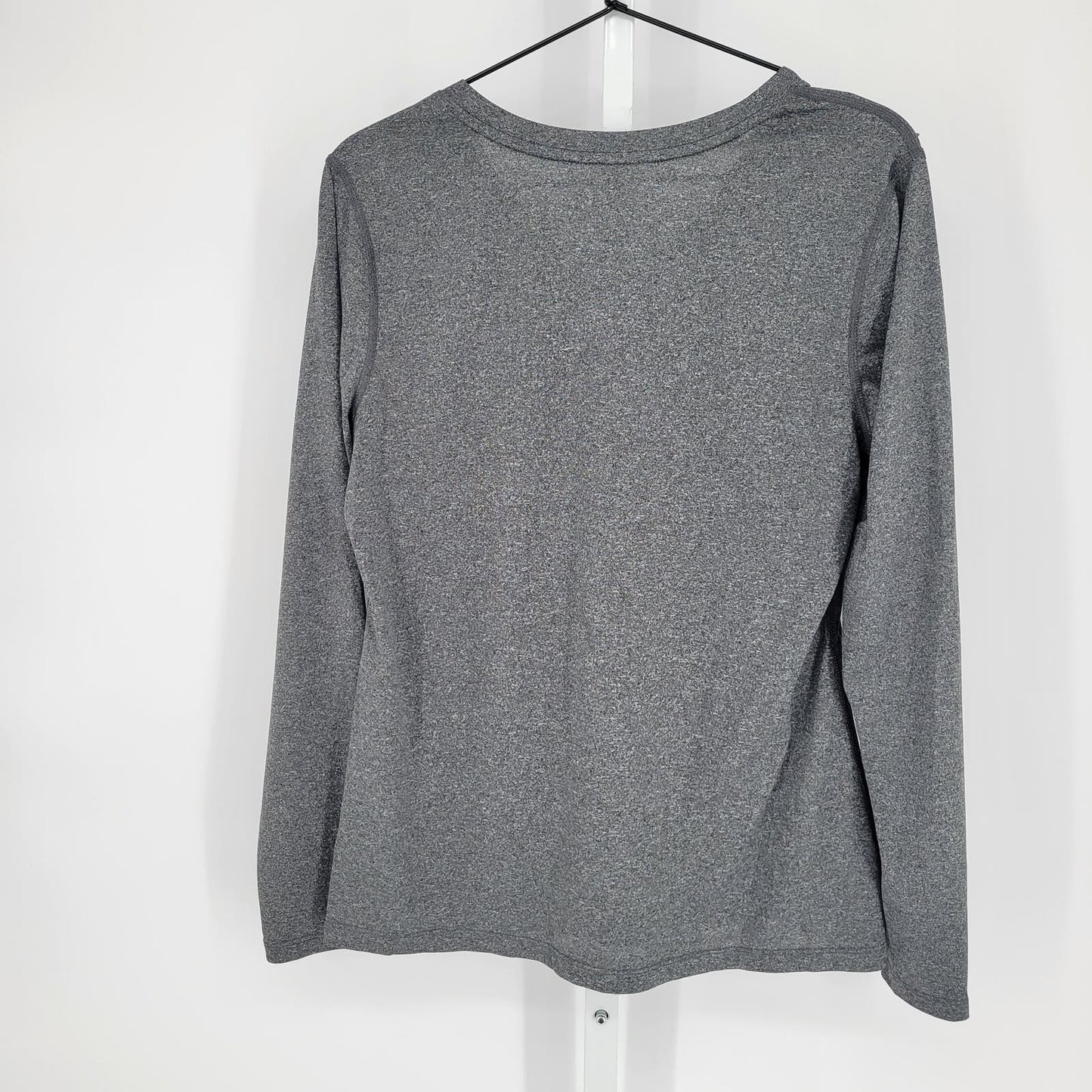 Hanes Sport Womens Sz L Long Sleeve Athletic T Shirt Gray V Neck