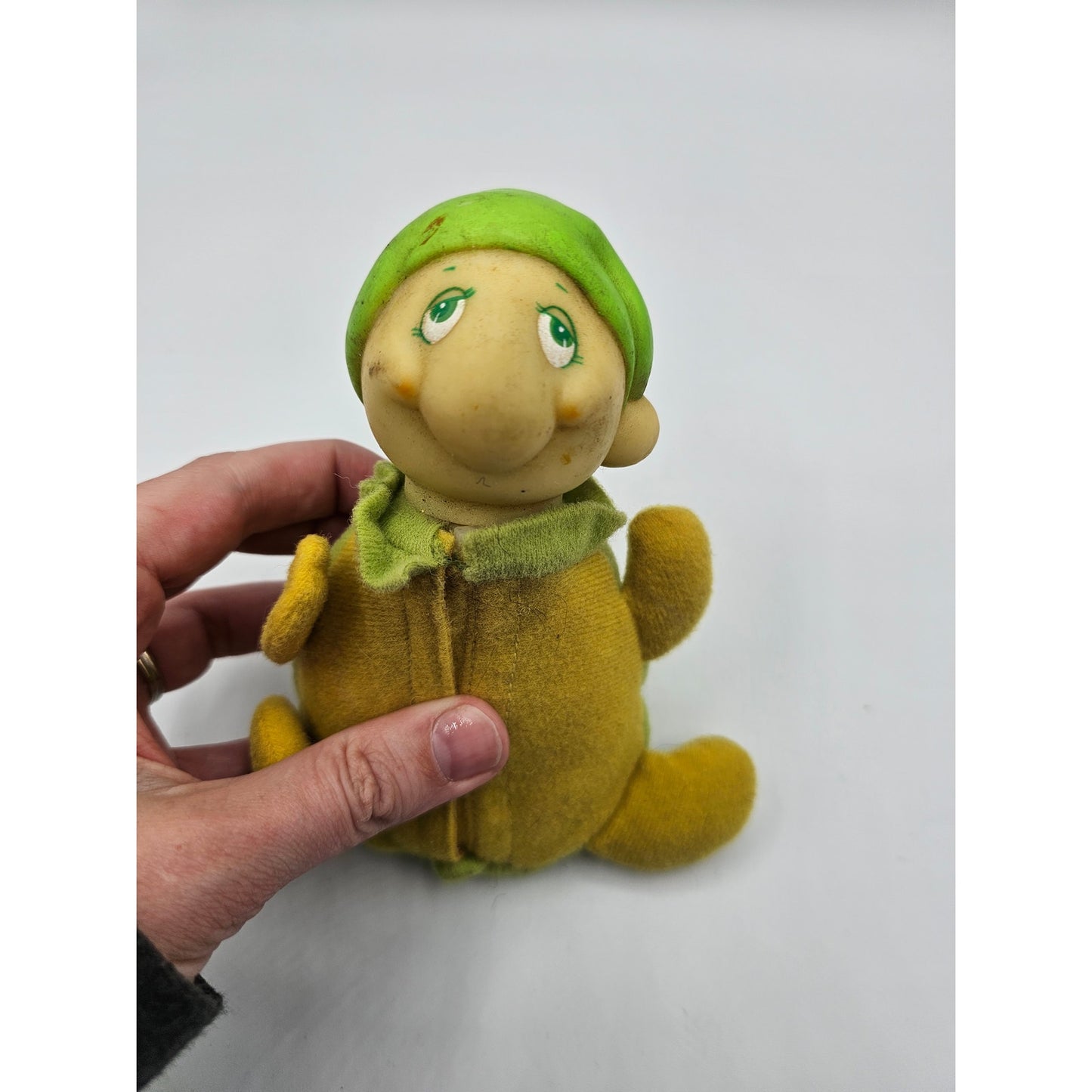Vintage 1991 Glow Glo Worm Hug Me Kids Plush Turtle Green