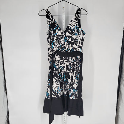 Jones Wear Dress Womens Sz 8 Midi Length Sleeveless Dress Black Blue Floral