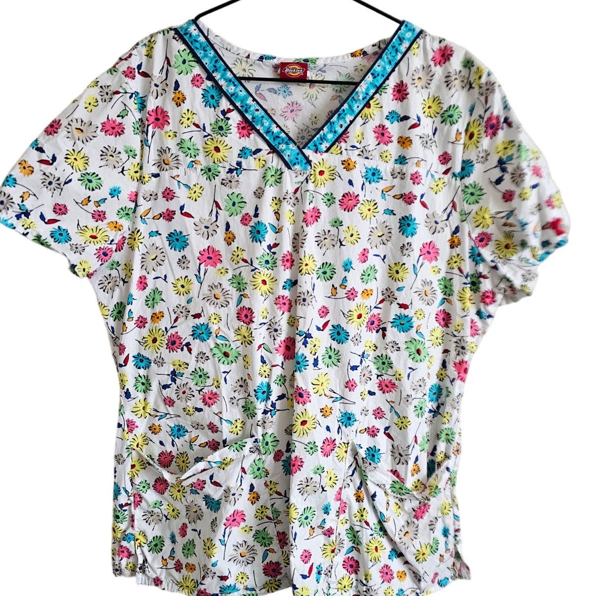 Dickies Womens Sz XL Short Sleeve Scrub Top Bright Floral Daisy Print