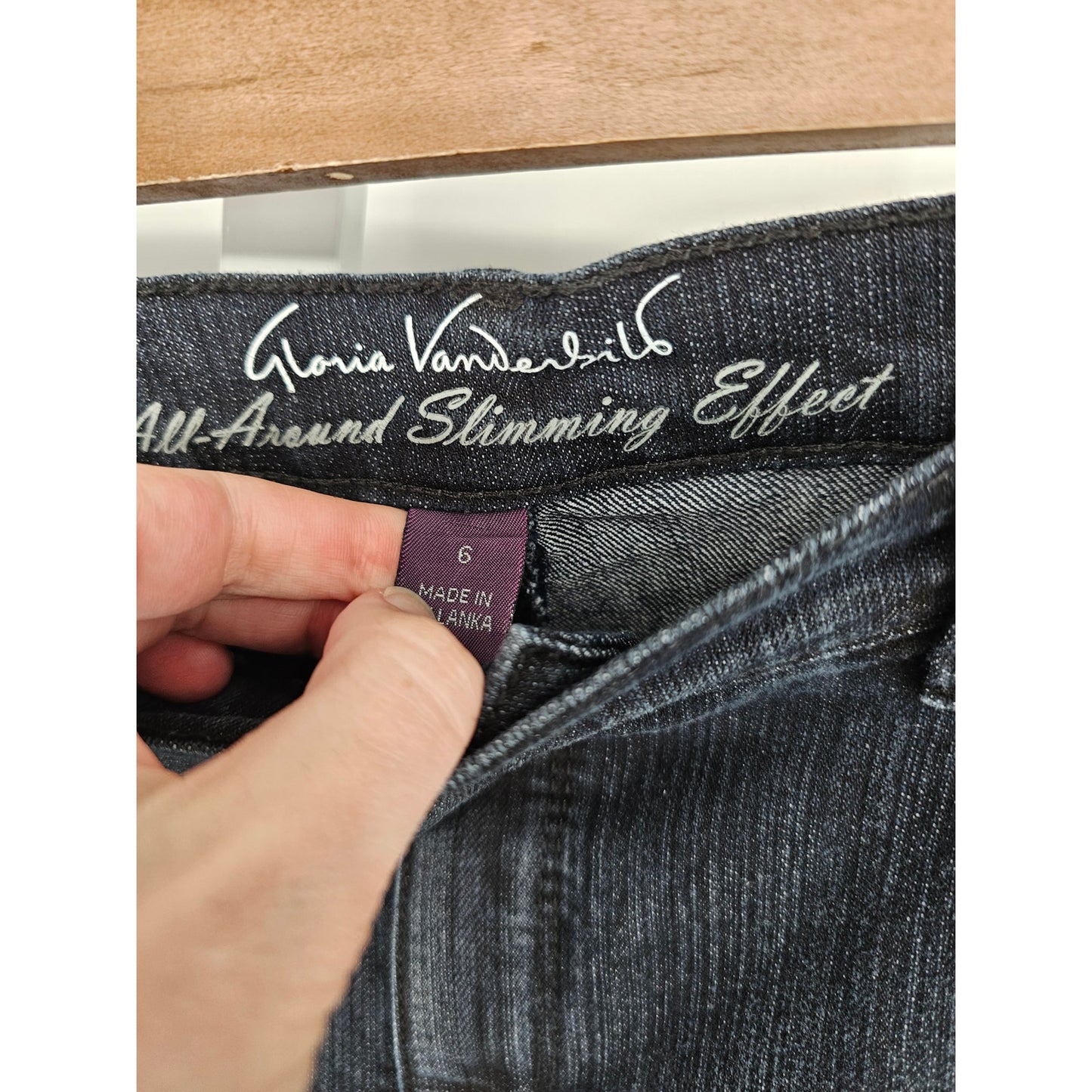 Gloria Vanderbilt Womens Sz 6 All Around Slimming Effect Blue Jeans Dark Wash