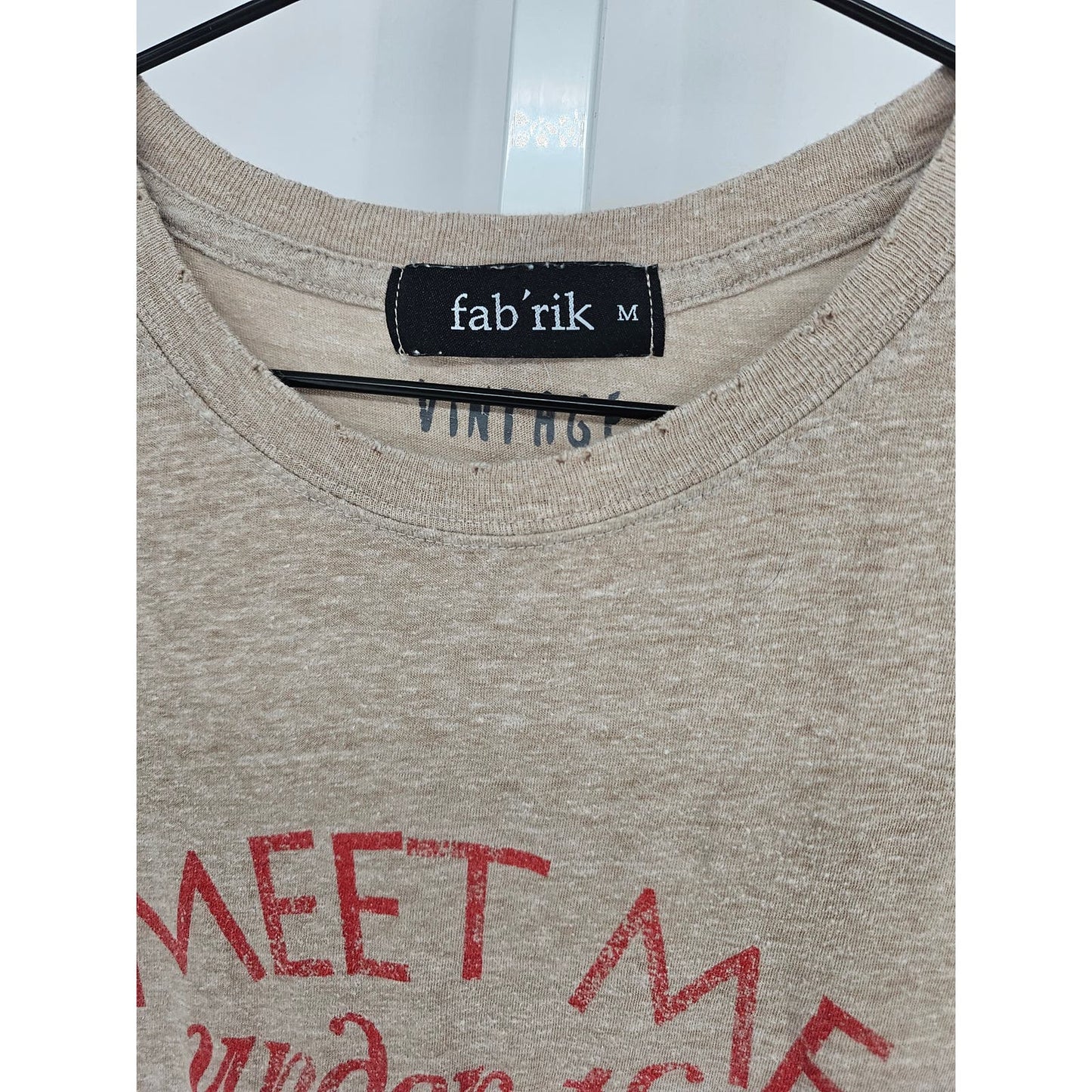 Fab'rik womens Sz M Meet Me Under The Stars Graphic T Shirt Beige Vintage Fit