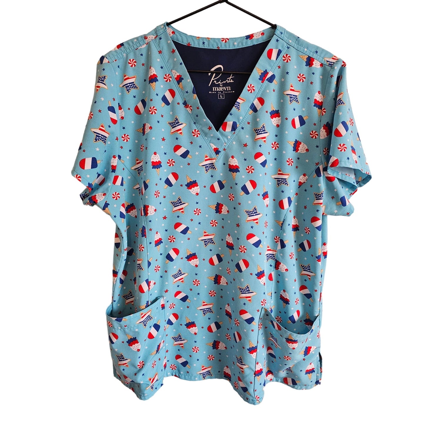 Prints by Maevn Womens Sz L Short Sleeve Scrub Top 4th of July Theme Blue