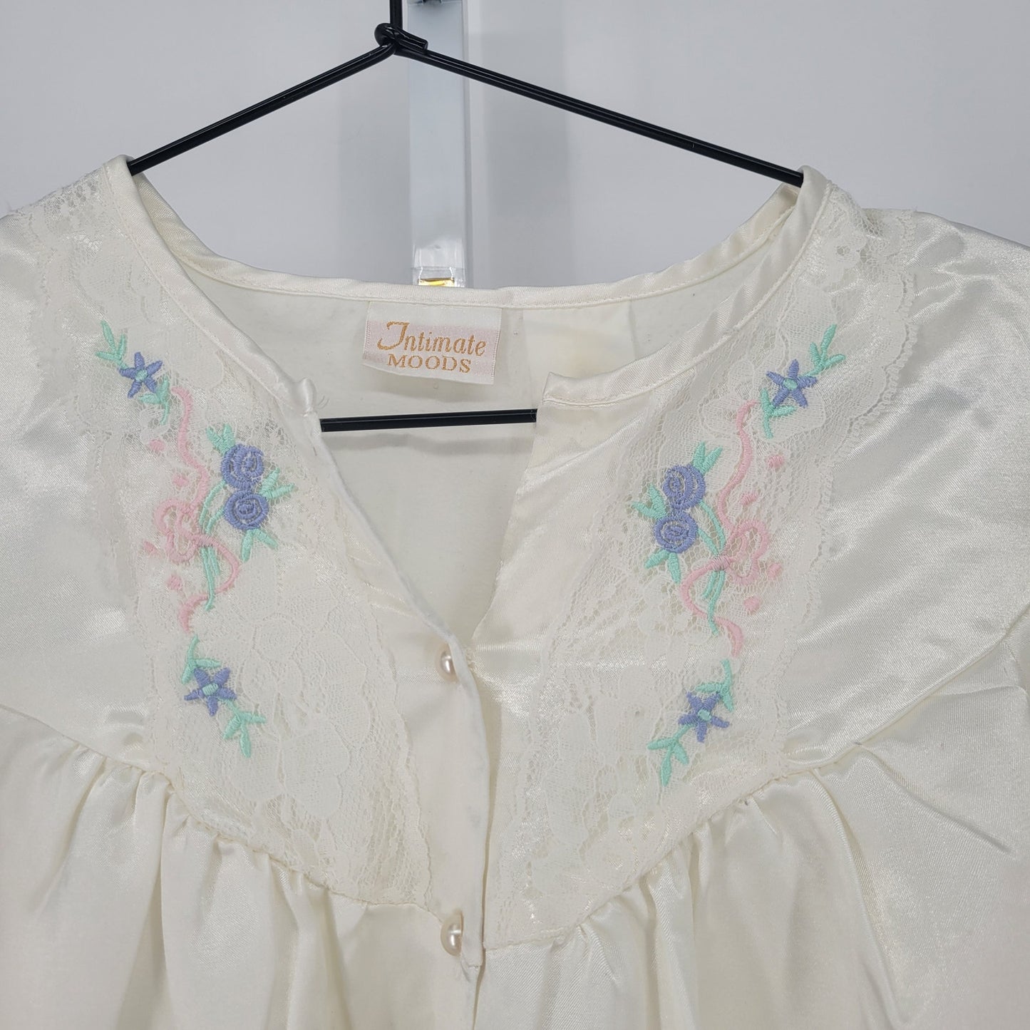 Vintage 1980s Intimate Moods Womens Sz M Satin Sleep Shirt Embroidered Floral