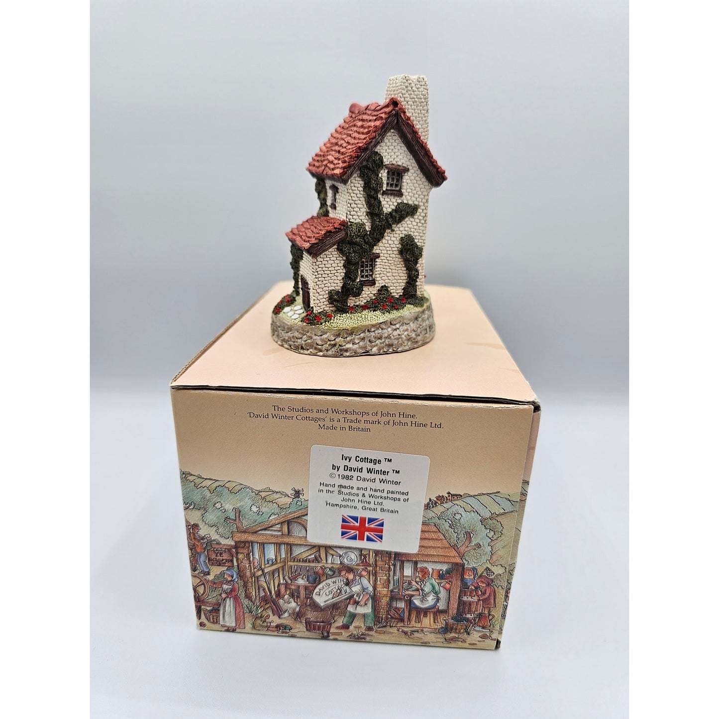 Vintage David Winter Cottages 1982 Ivy Cottage In Box