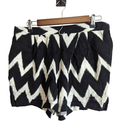 H&M Womens Sz M Casual Pull On Jogger Shorts Black White Chevron