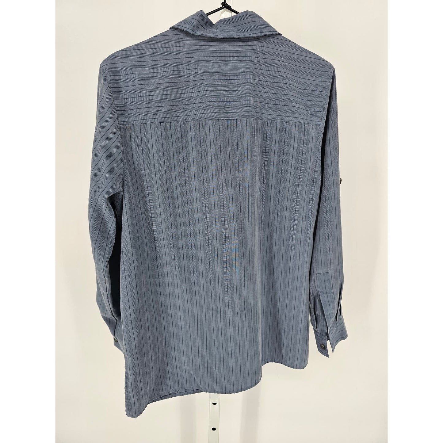 Villager Sport Womens Sz M Long Sleeve Button Up Dress Shirt Blue Striped