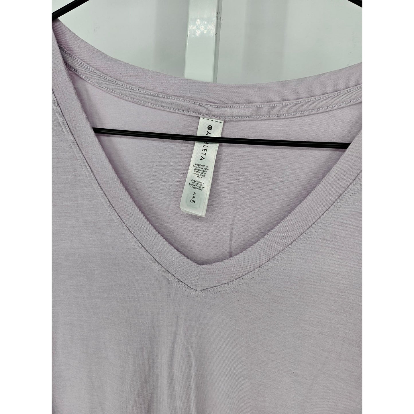 Athleta Womens Sz S Short Sleeve V Neck T Shirt Light Purple Loose Fit