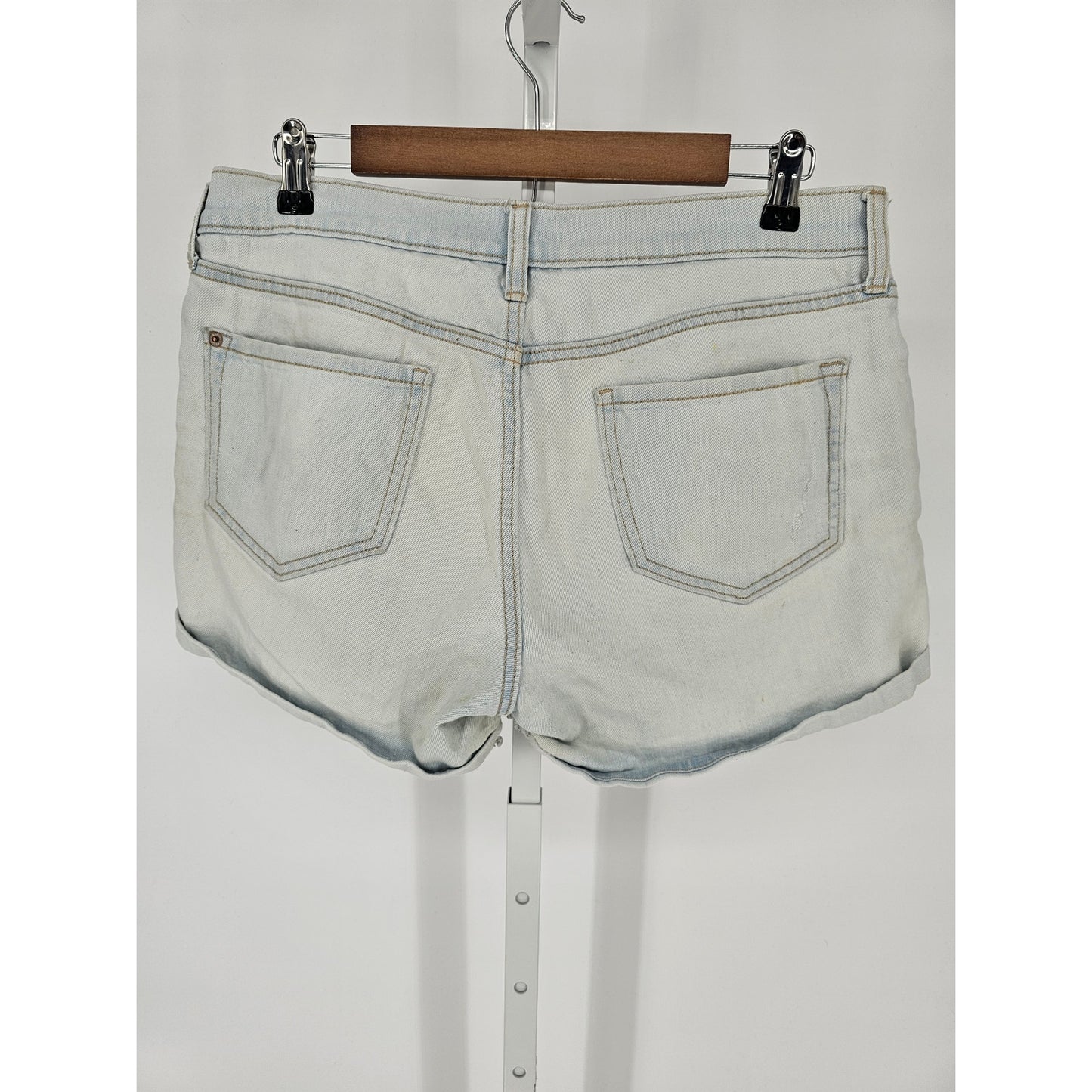 Old Navy Womens Sz 10 Boyfriend Fit Light Wash Blue Jean Shorts