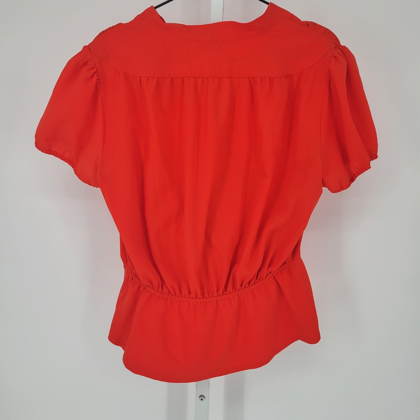 Eva Mendes Womens Sz M Short Sleeve V Neck Blouse Dark Coral Orange