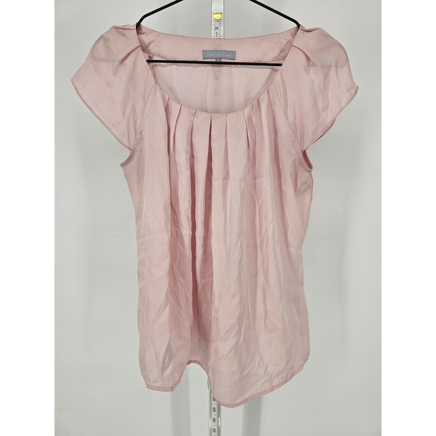 Violet & Claire Womens Sz PM Petite Short Sleeve Blouse Light Blush Pink Pleated