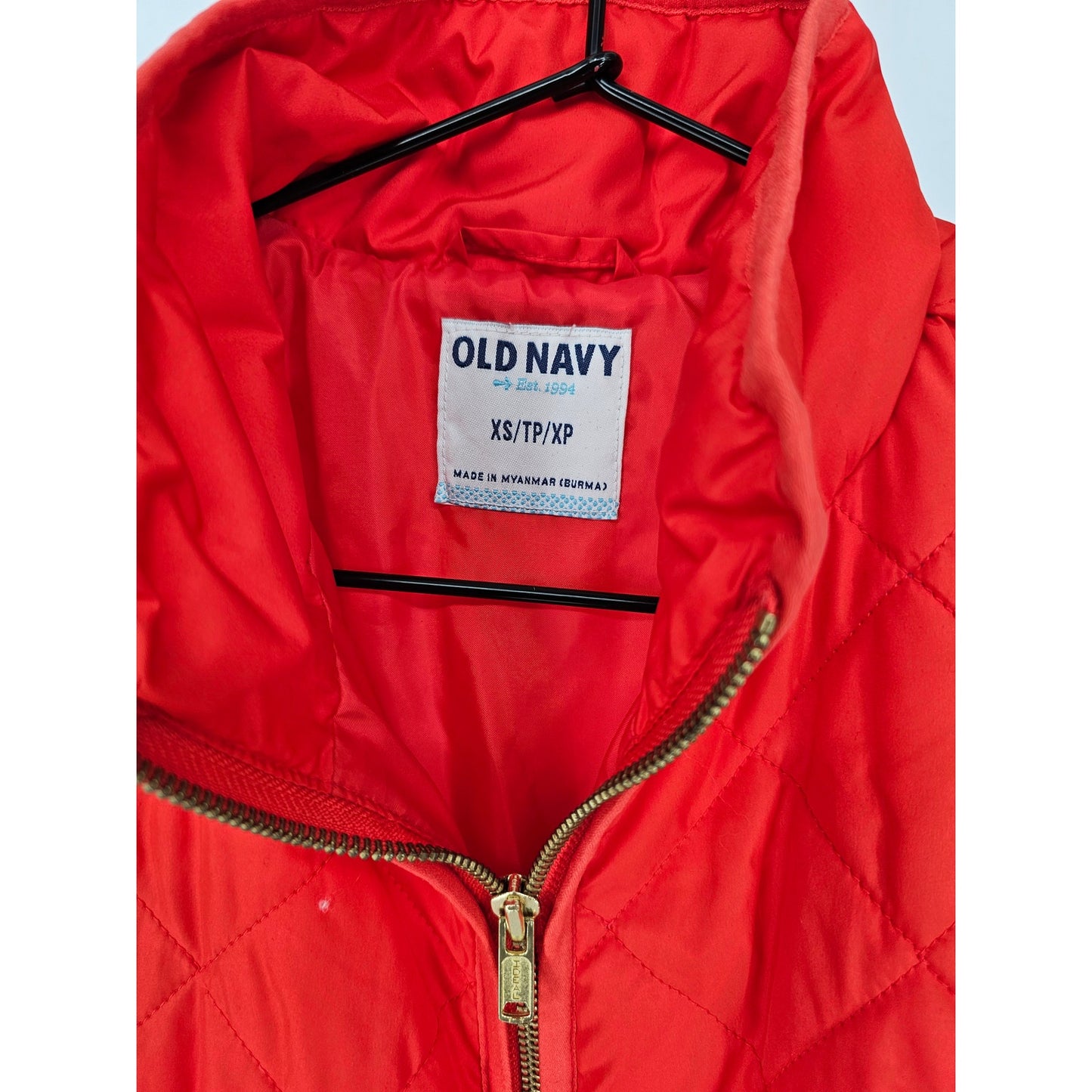 Old Navy Womens Sz XS Quilted Zip Up Puffer Vest Orange Red