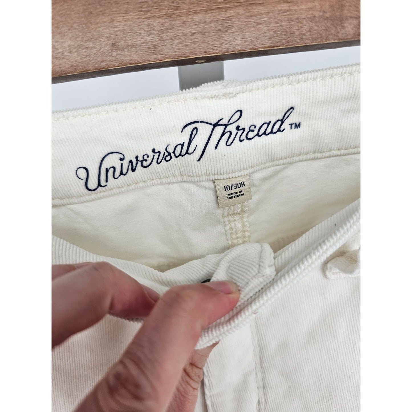 Universal Threads Womens Sz 10 (30") Skinny Corduroy Pants Ivory Cream