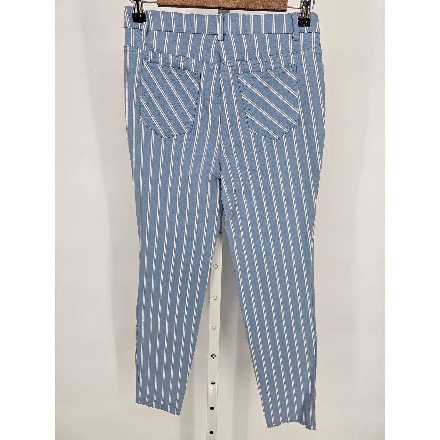 Forever 21 Womens Sz M Slim Leg Light Blue Pinstripe Dress Pants