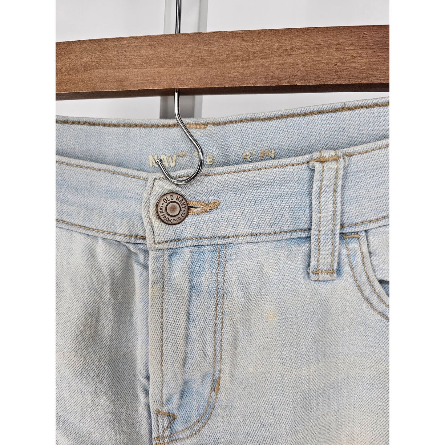 Old Navy Womens Sz 10 Boyfriend Fit Light Wash Blue Jean Shorts