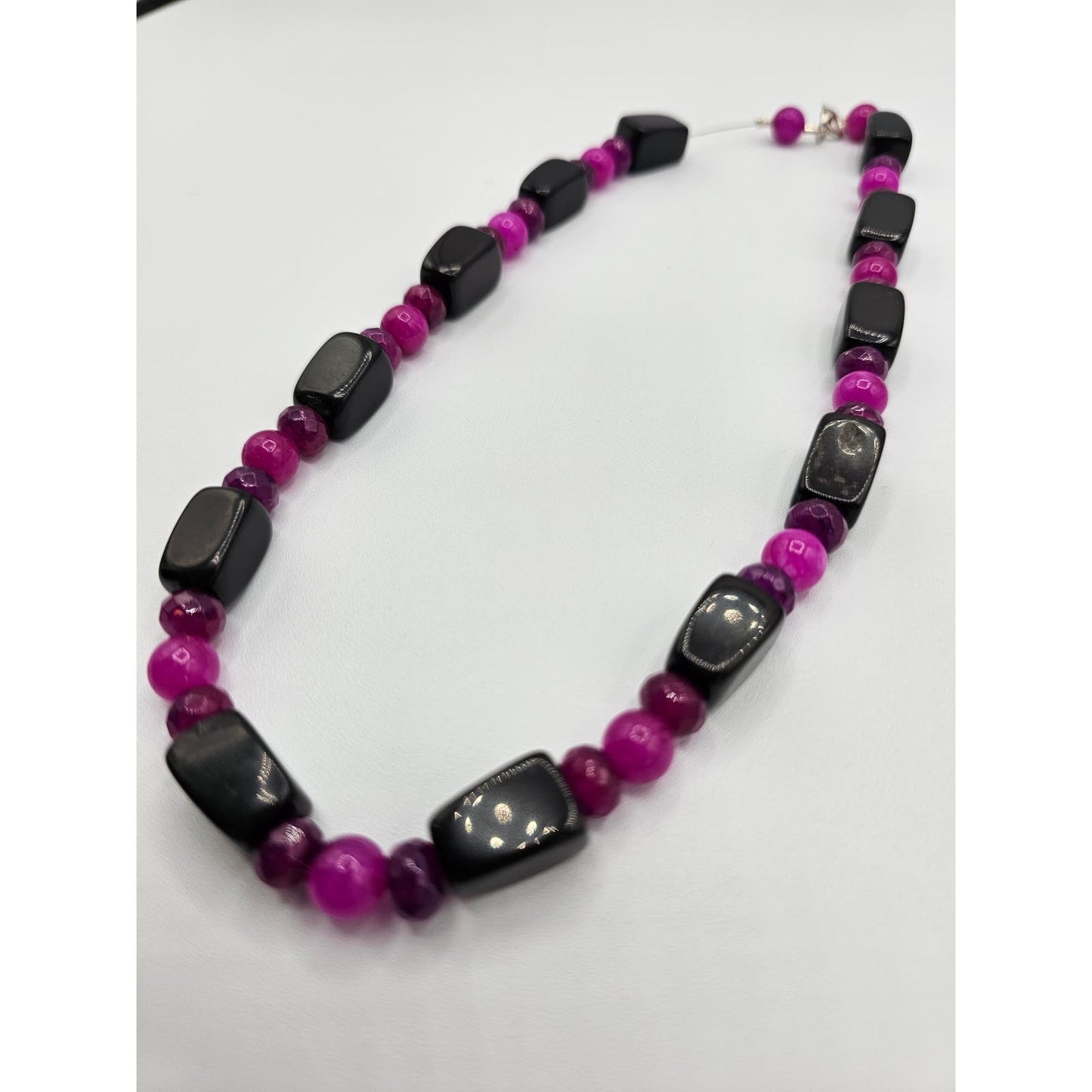 Vintage Single Strand Glass Beaded Necklace Purple Pink