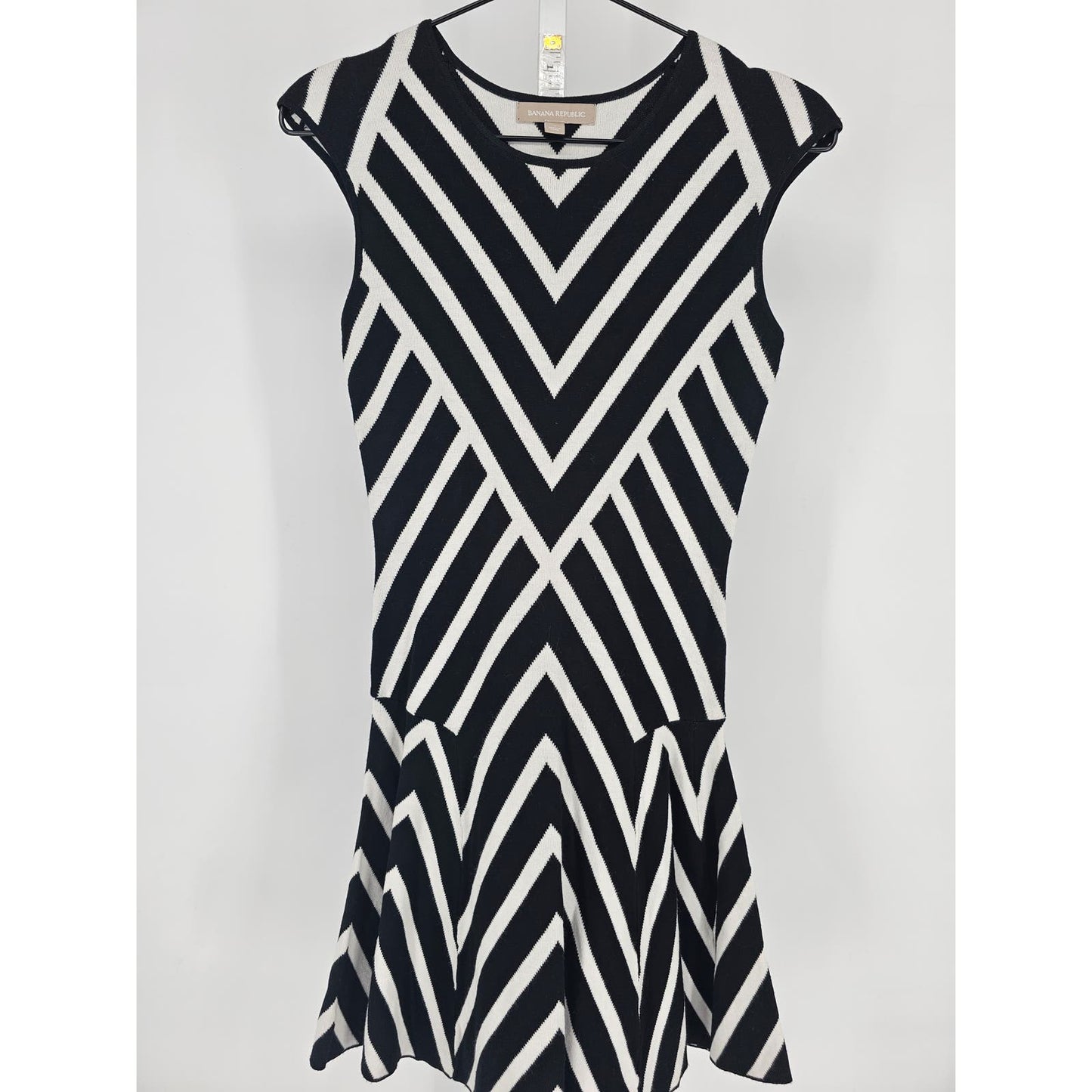 Banana Republic Womens Sz S Drop Waist Knit Dress Black White Chevron Print