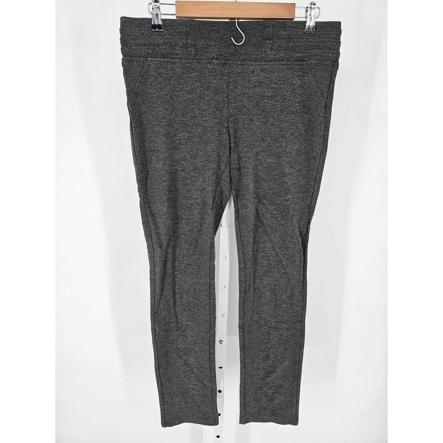 One 5 One Womes Sz L Pull On heather Gray Dress Pants Slim Leg