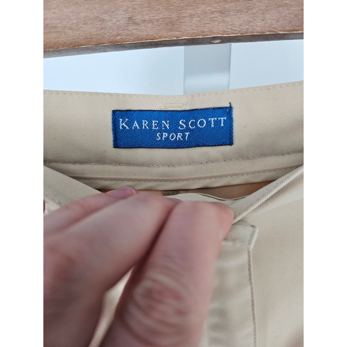 Karen Scott Sport Womens Sz 8 Pleated Front Elastic Waist Shorts Beige