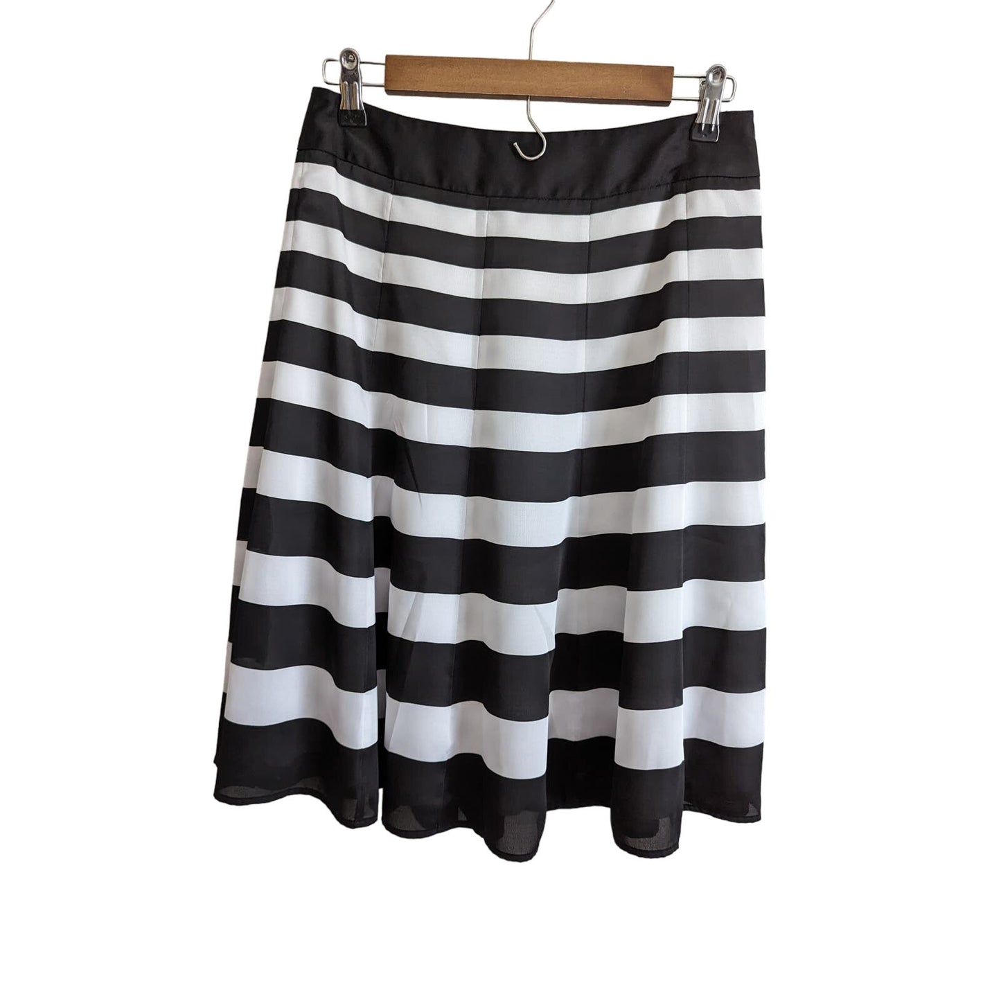 White House Black Market Sz 4 Knee Length A Line Skirt Black White Striped