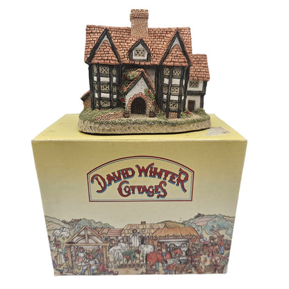 David Winter Cottages Shirehall 1985 Vtg Figurine Medieval English Collectable