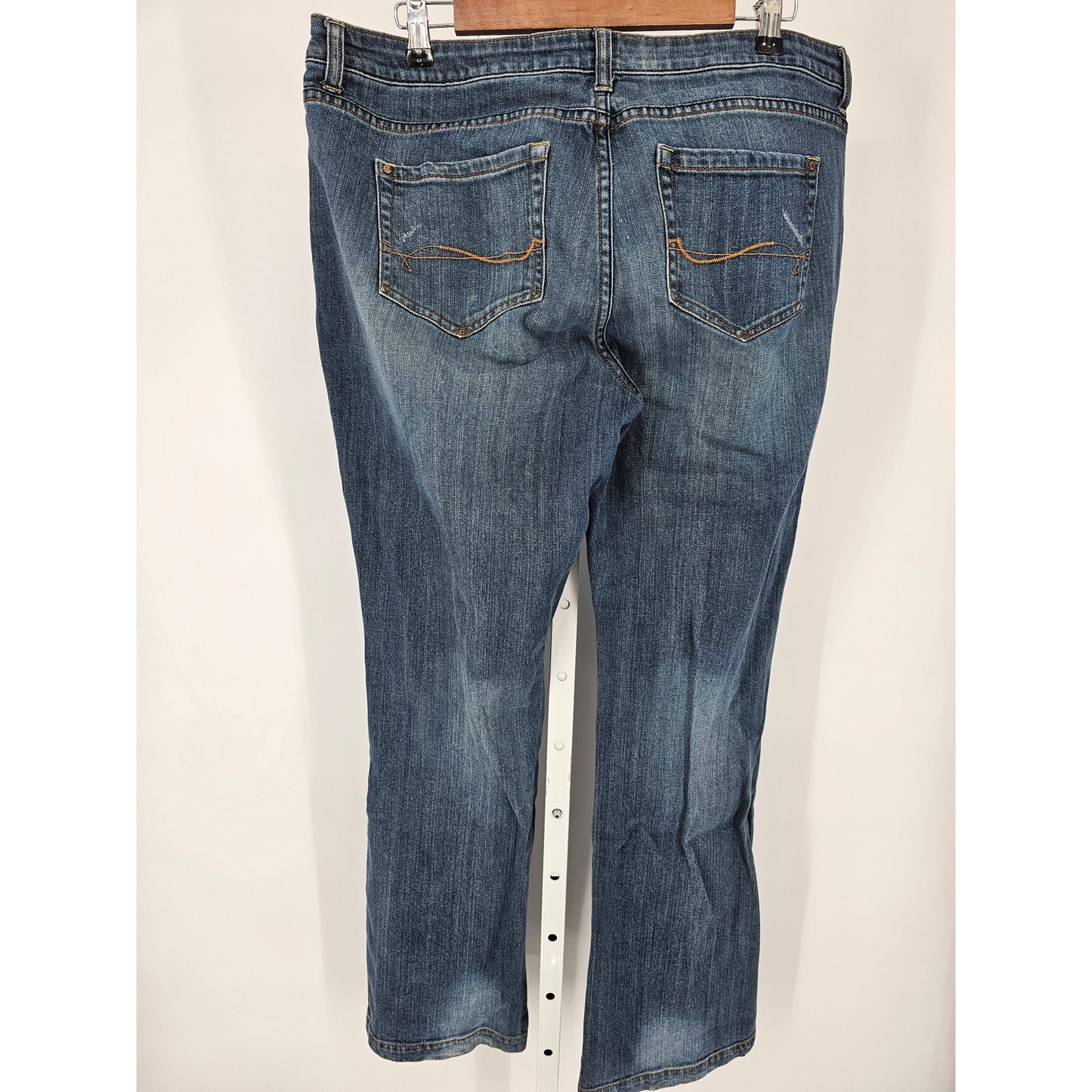 Hillard & Hanson Womens Sz 16 Bootcut Blue Jeans Medium Wash
