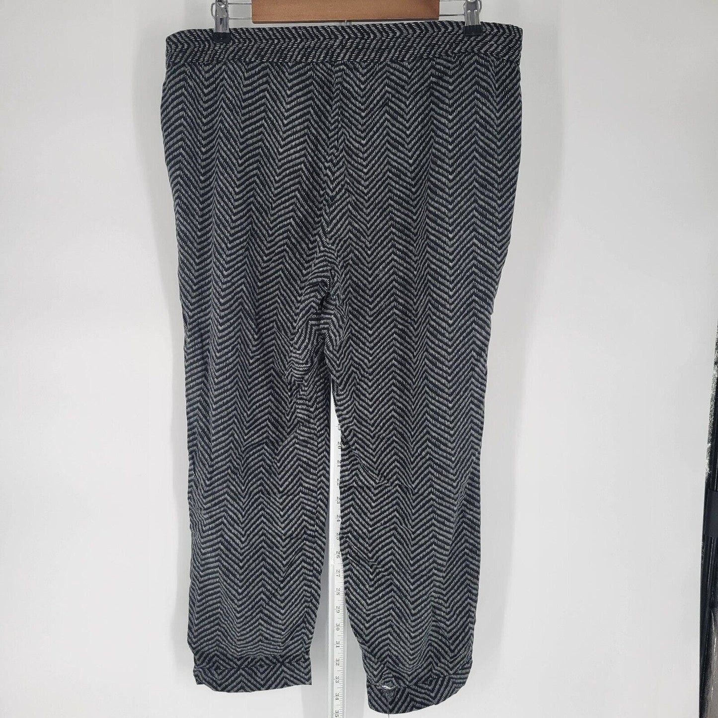 Old Navy Womens Sz L Pull On Jogger Pants Black Gray Herringbone Elastic Waist