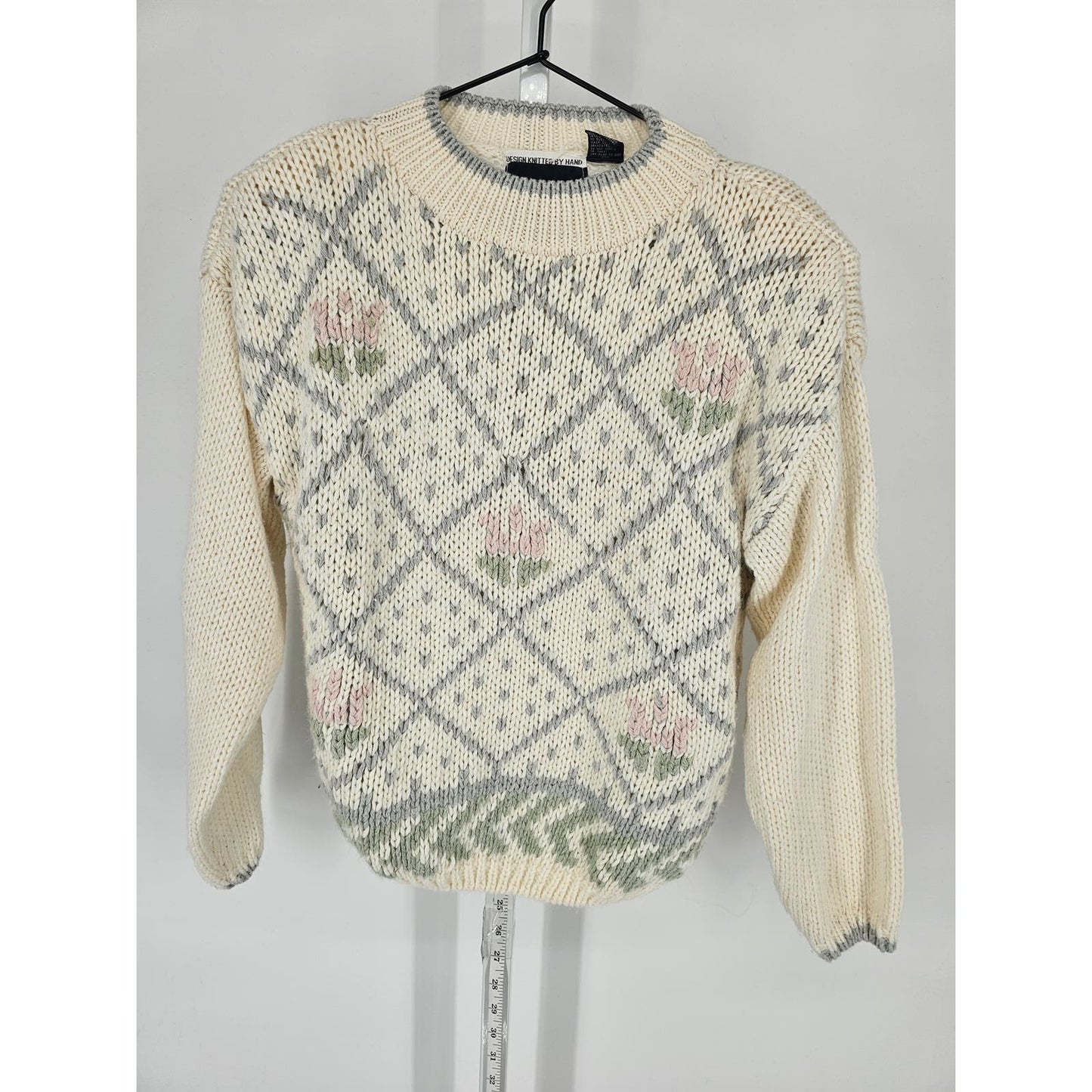 Vintage Hunters Run Womens Sz L Hand Knit Sweater White Gray Floral Crew Neck