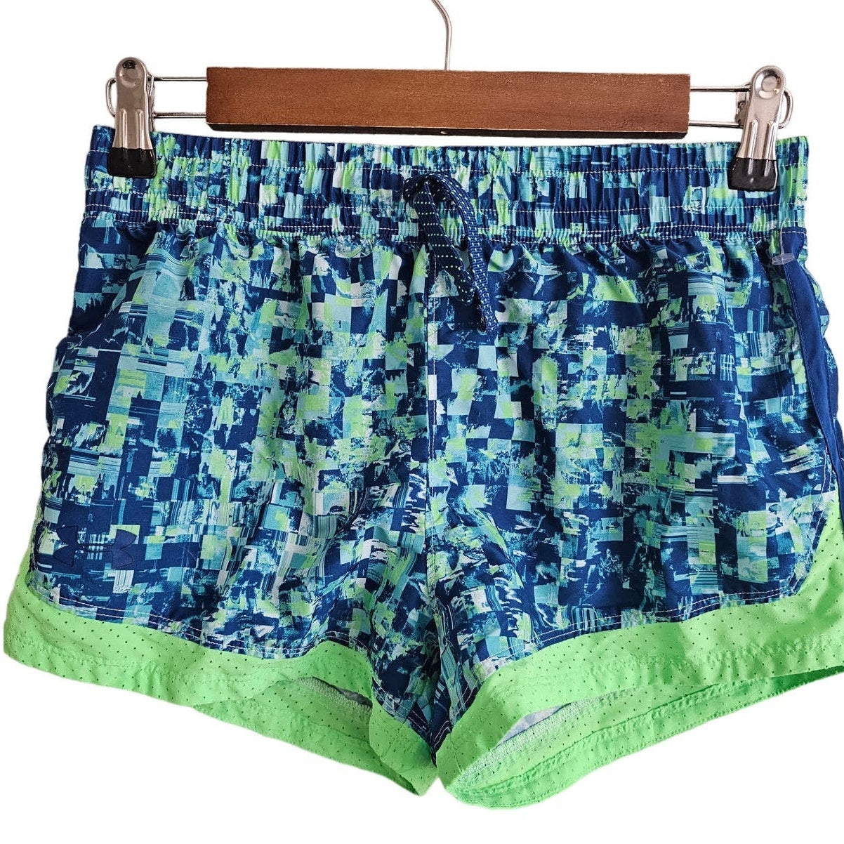 Under Armour Girls Sz XL Athletic Shorts Bright Blue and Green