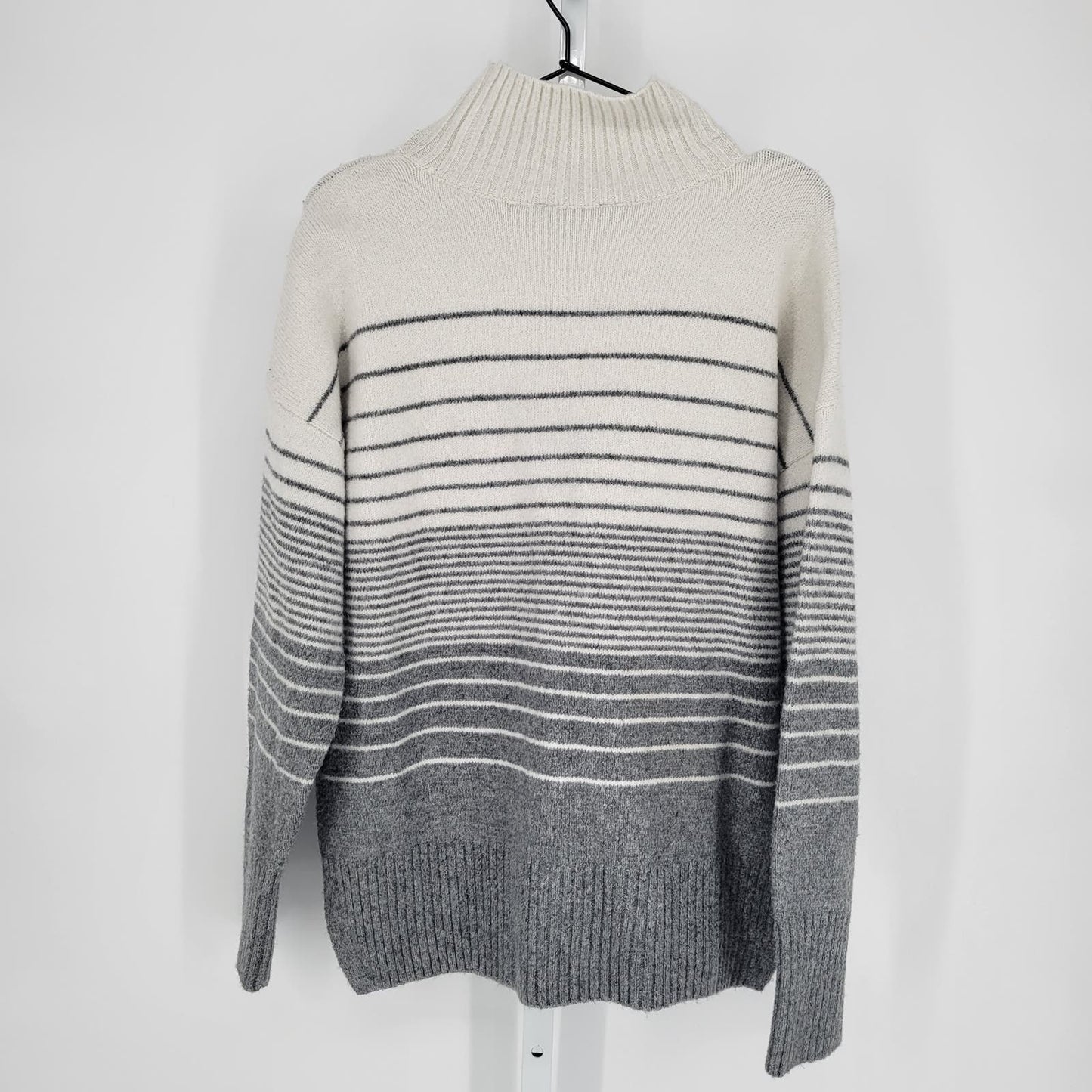 Simply Vera Wang Womens Sz L Gray and Cream Striped Sweater Mock Turtleneck