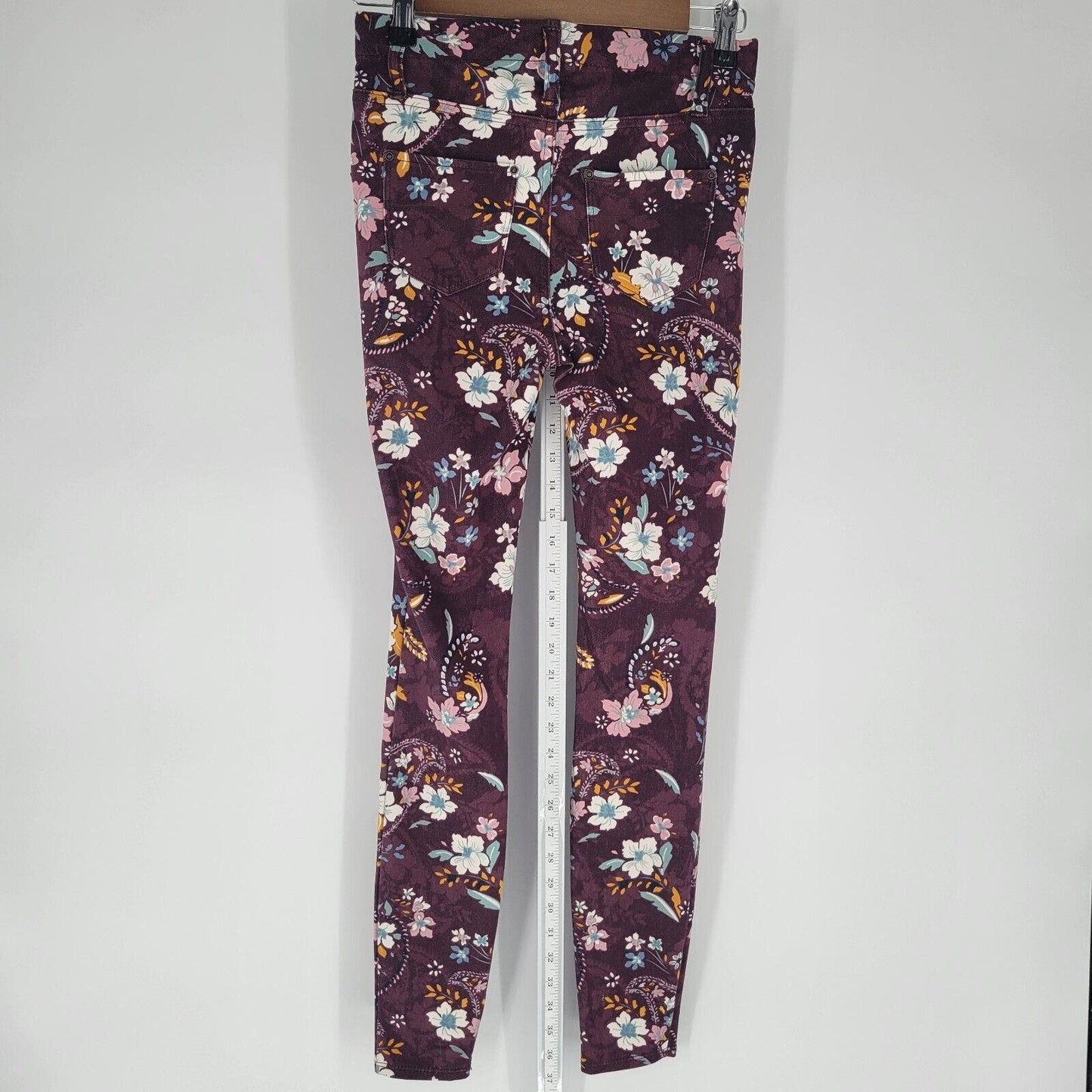 Time and Tru Womens Sz XS (0-2) Pull On Jegging Jeans Purple Floral