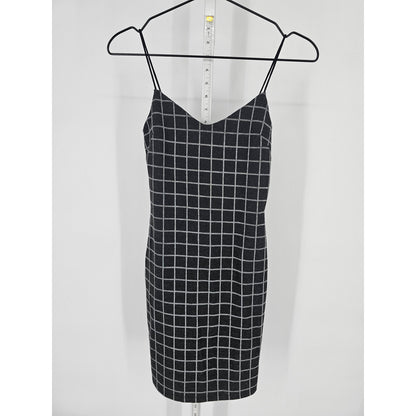 Rue 21 Womens Sz XS Knee Length Fitted Dress Black White Windowpane Plaid