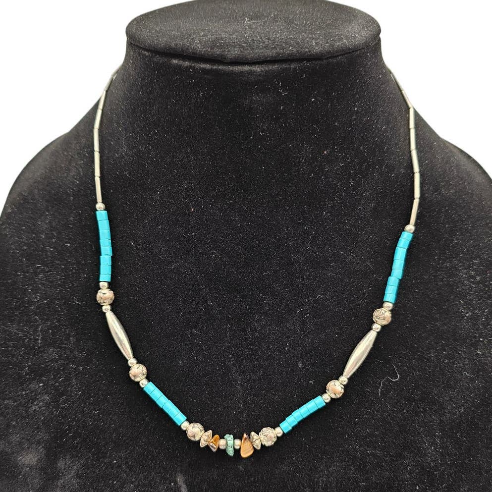 Vintage Southwestern Style Single Strand Necklace Teal and Silver Tone