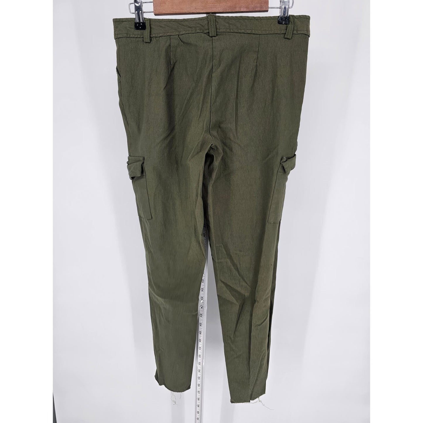 JW Style Womens Sz 12 Olive Green Slim Leg Cargo Pants Stretchy