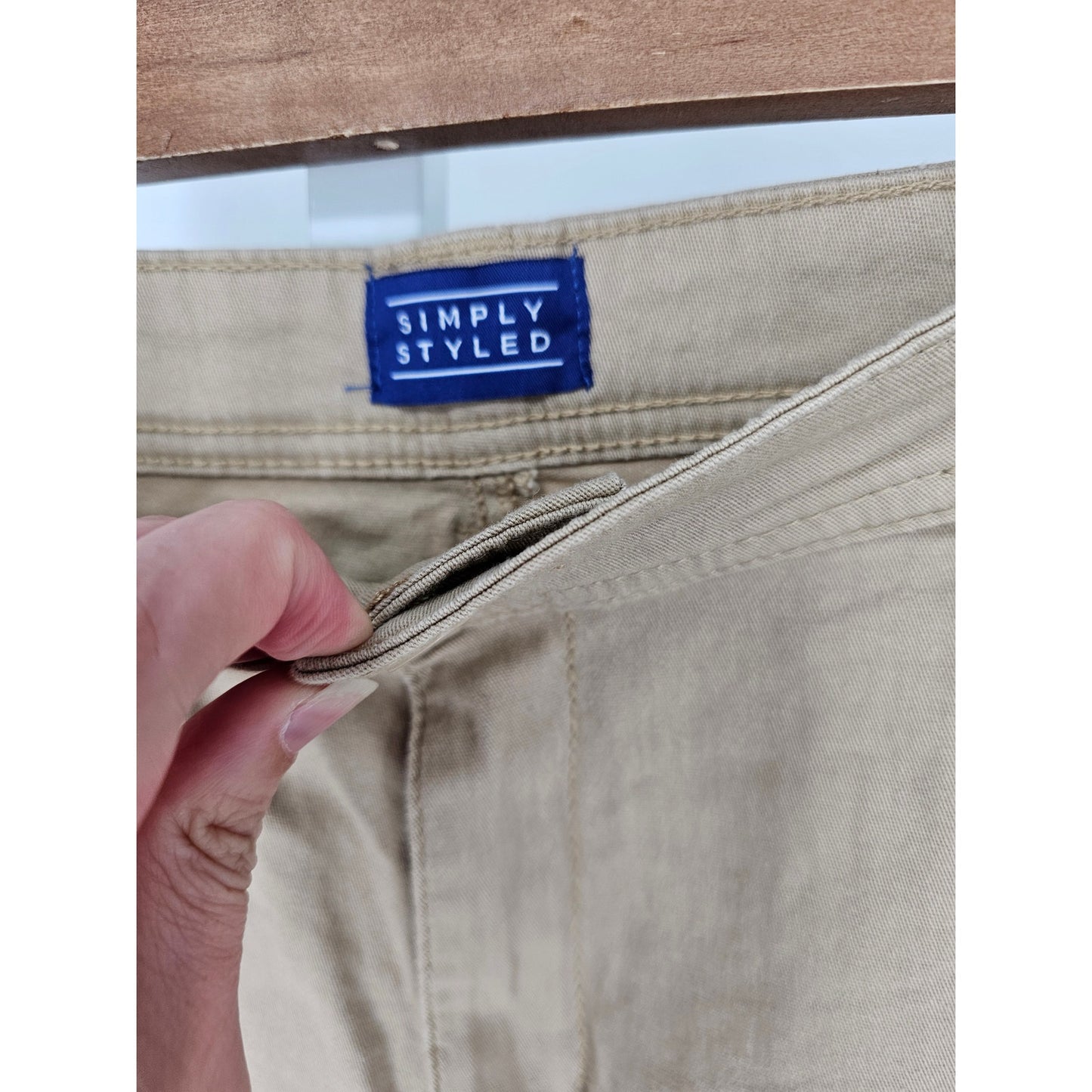 Simply Styled Womens Sz 10 Chino Shorts Beige Khaki Cotton Blend