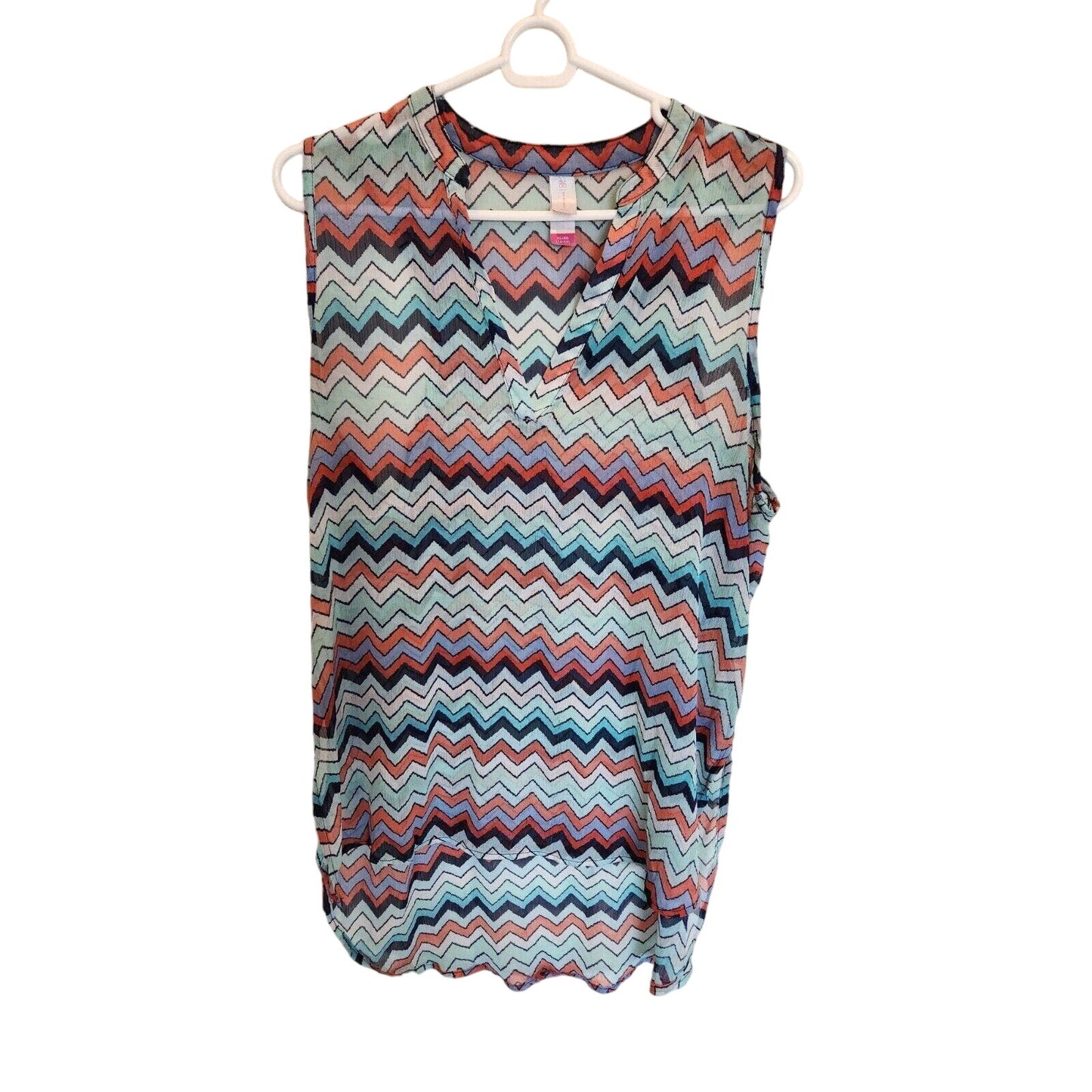 No Boundaries Juniors Sz XL Rainbow Chevron Print Sleeveless Blouse