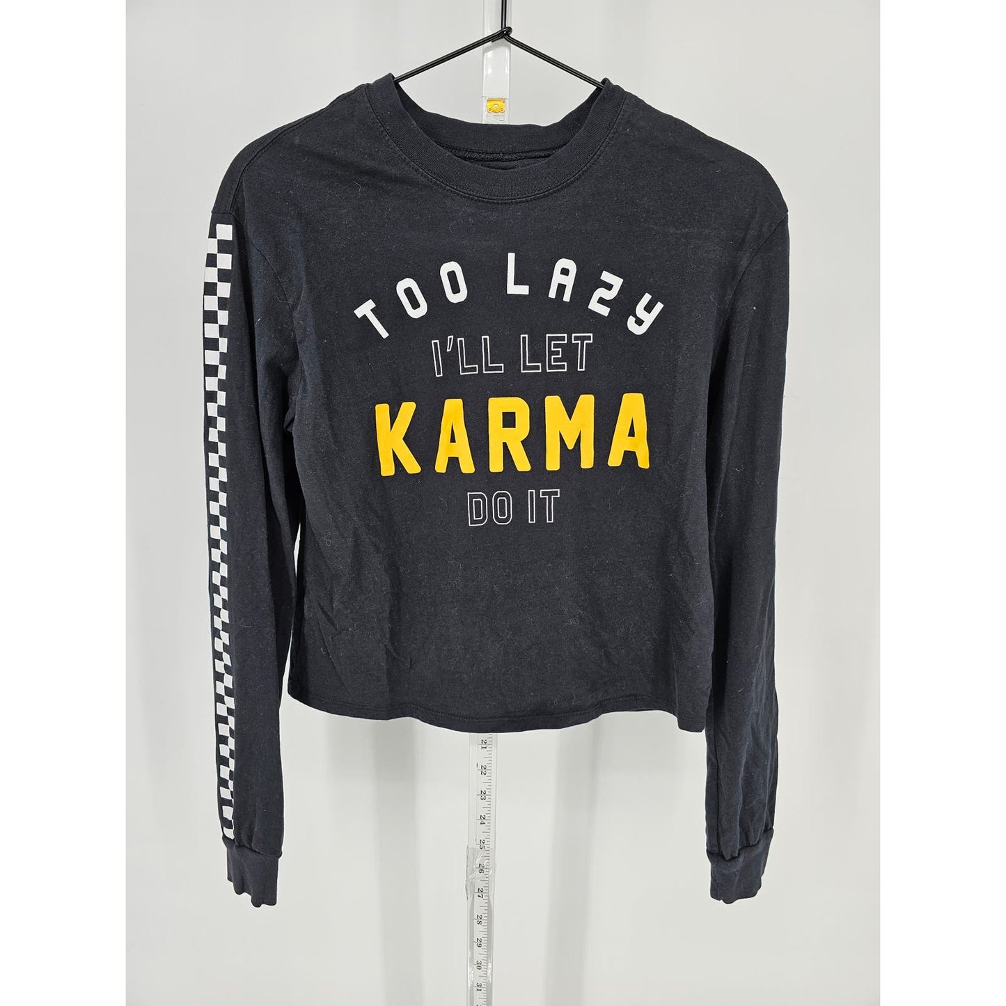 Wound Up Juniors Sz S Long Sleeve Cropped T Shirt Black Ill Let Karma Do it