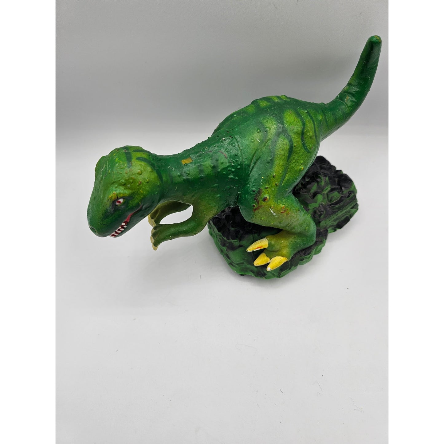 Vintage 1992 Trendmasters Bump N Roar Dinosaur Toy Vehicle Green